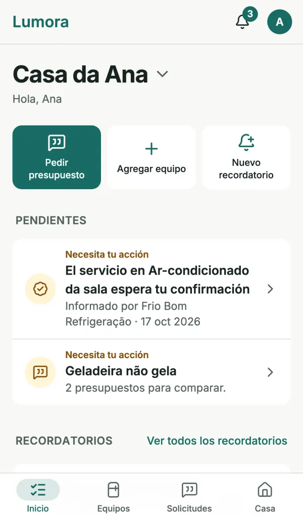 Pantalla de inicio de Lumora con los pendientes del hogar, como un servicio que espera confirmación y presupuestos para comparar.